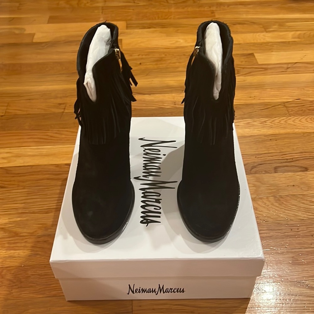 Cute fringe booties